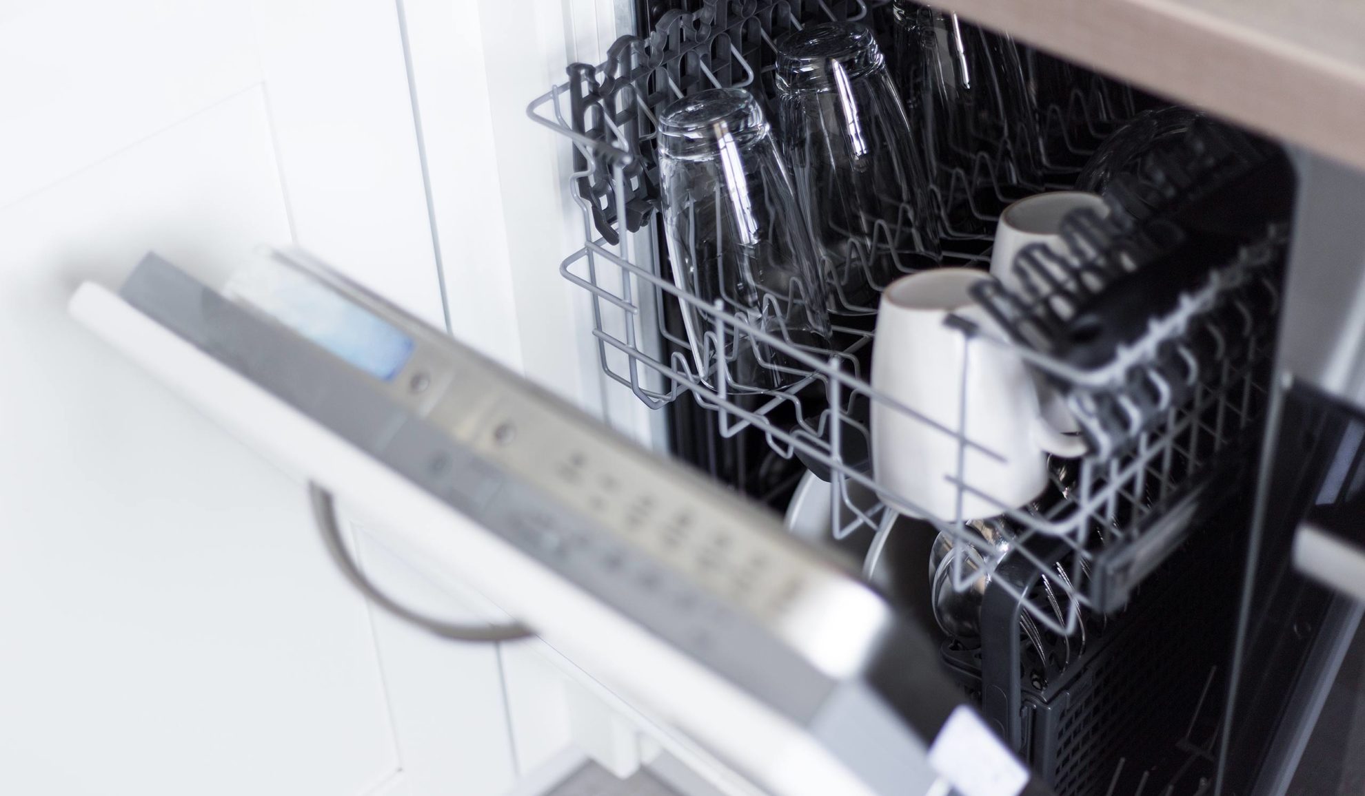 dishwasher-with-glasses-and-plates-falls-church-va